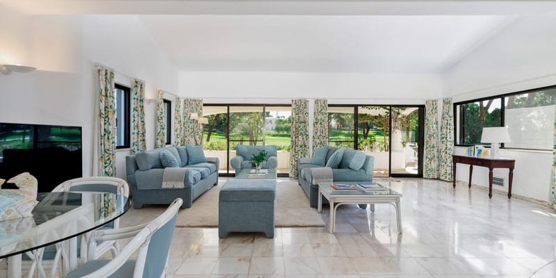 Family Friendly Villa With A Spacious Living Room And Large Dining Table