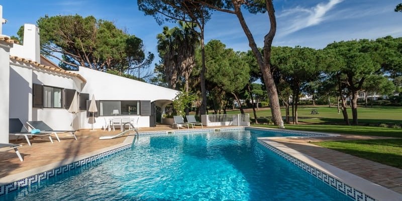 Luxury Villa With Swimming Pool And Stunning Golf Course Views