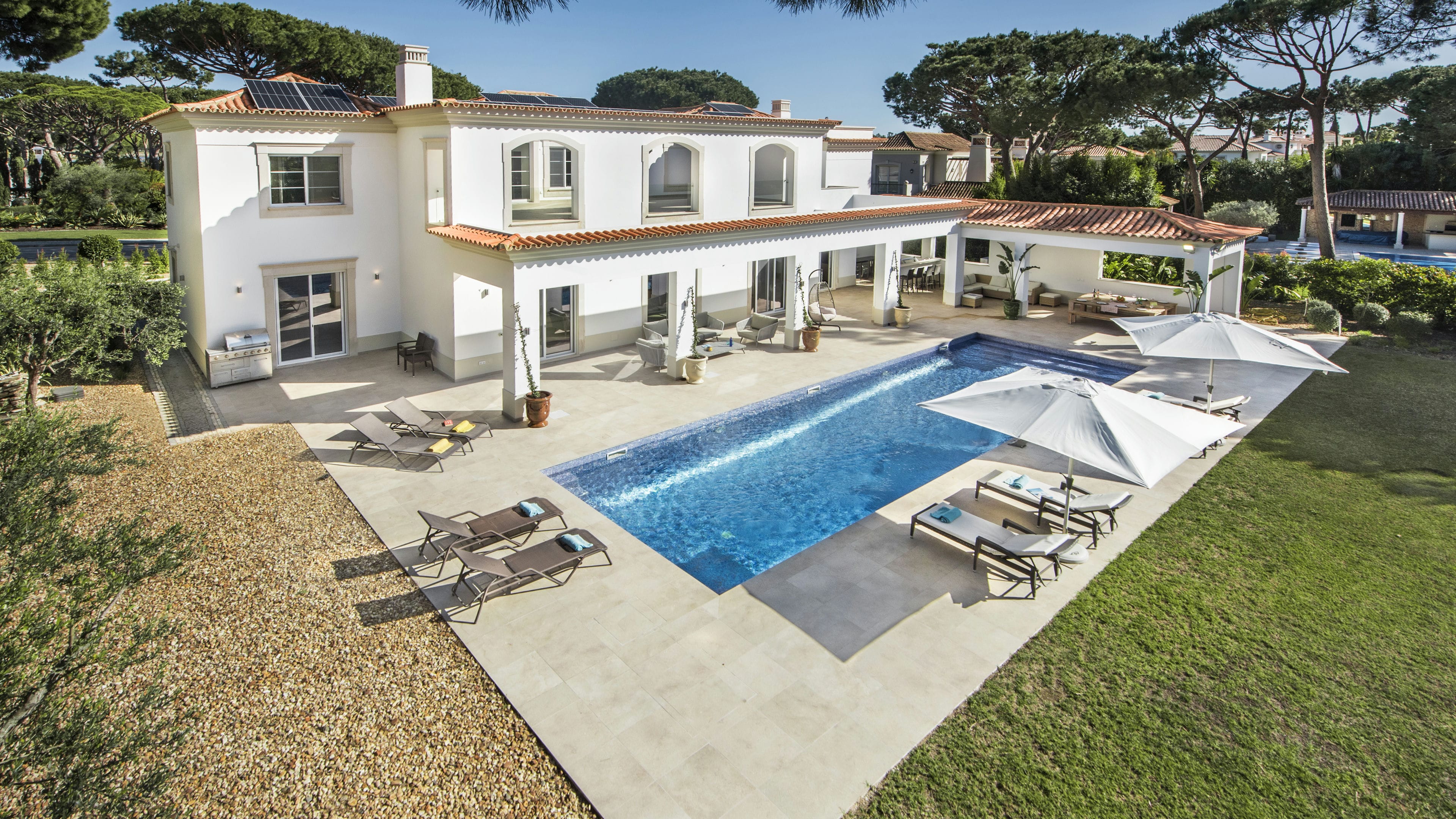 Villa In Portugal Featuring A Sparkling Swimming Pool