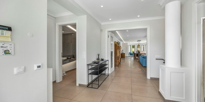 Entrance Hall Welcomes You To Vale Do Lobo Villa