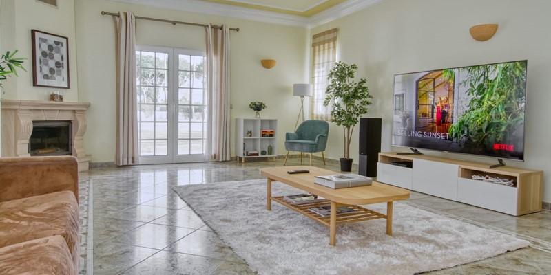 Spacious Contemporary Living Room In Holiday Rental