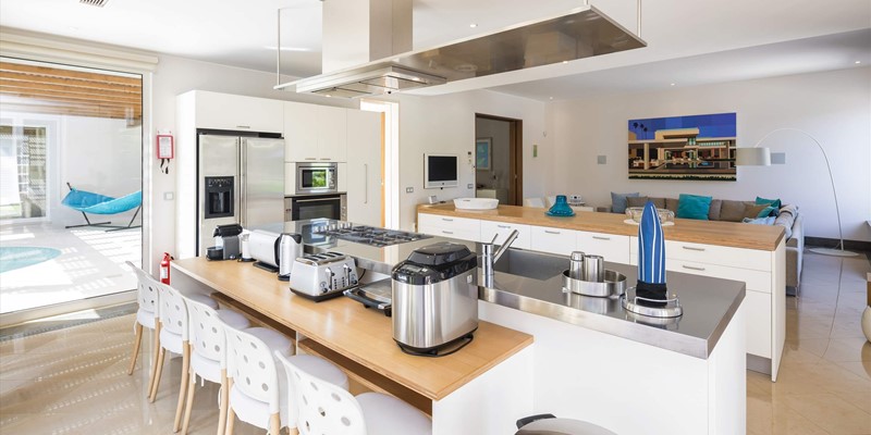 Villa With Modern Kitchen Algarve