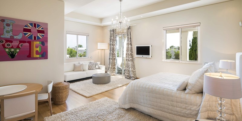Algarve Villa With Master Suite