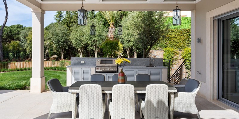 Villa With Outdoor Dining Area And BBQ In Algarve