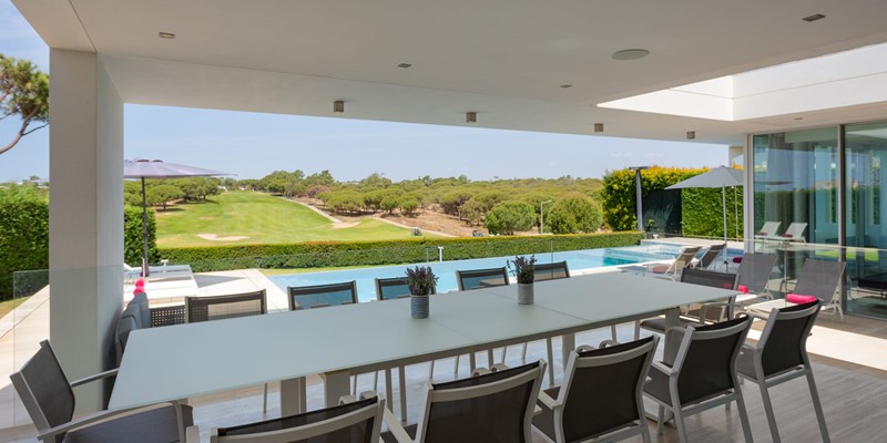 Luxury Villa With Alfresco Dining