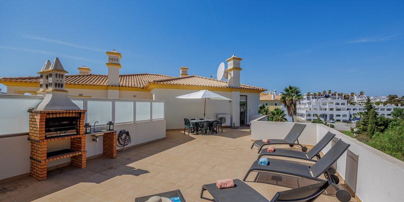 Albufeira Holiday Apartment With Exclusive Rooftop Terrace