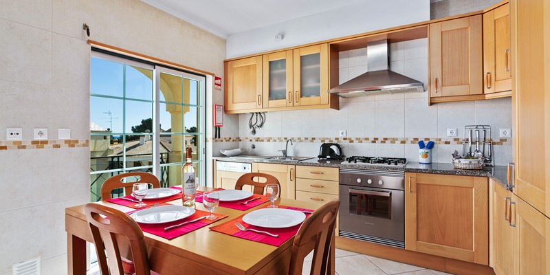 Self Catering Holiday Apartment With Modern Kitchen