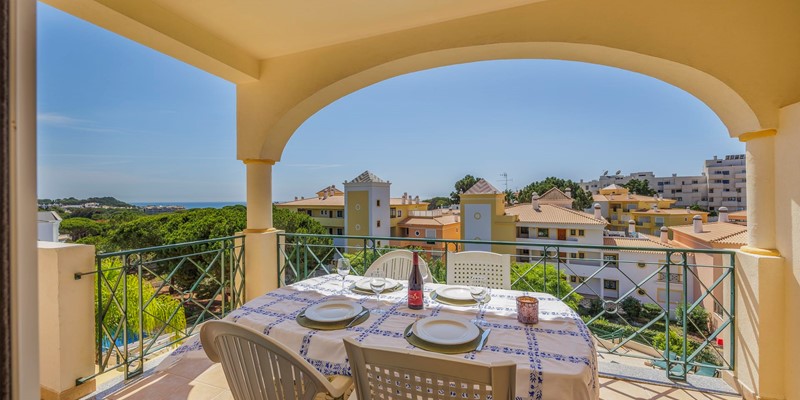 Al Fresco Outdoor Dining Shaded Terrace Albufeira