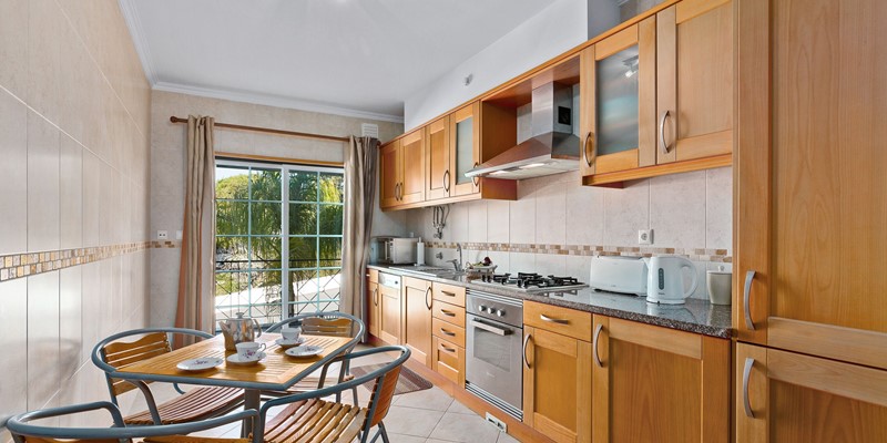 Fully Equipped Kitchen Holiday Rental In Albufeira