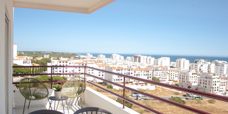 Peaceful Vacation Home With Ocean Views