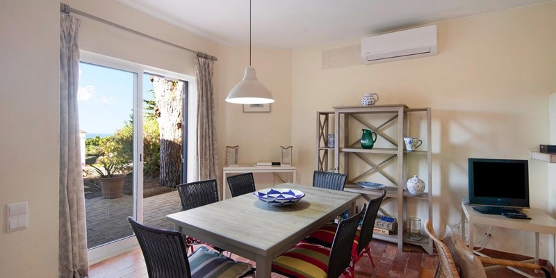 Spacious Living Room With Dining Table