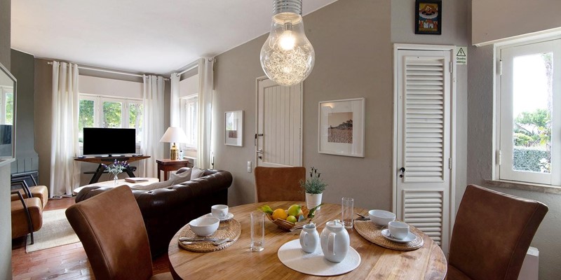 Short Term Villa Rental Dining Area
