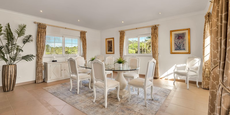 Spacious Dining Room Vacation Villa Rental