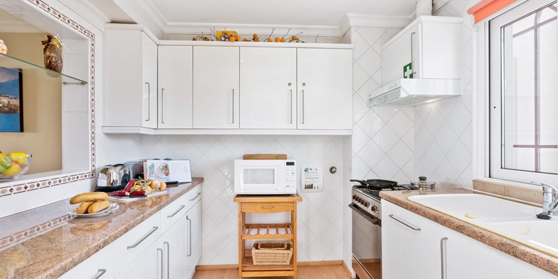 Fully Equipped Kitchen Apartment In Algarve