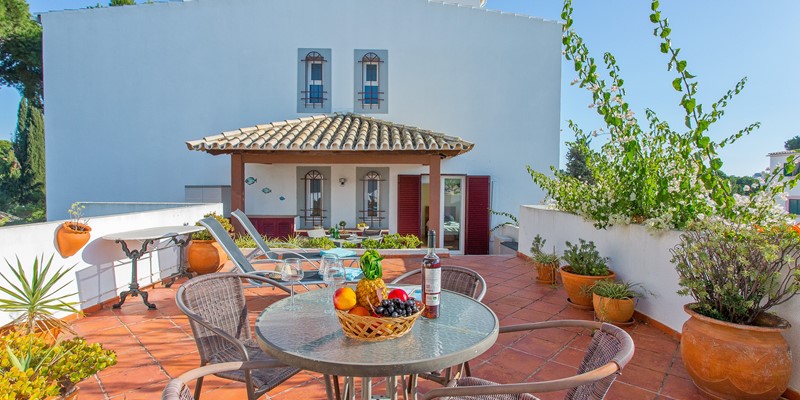 Vilamoura Apartment With Al Fresco Dining Area