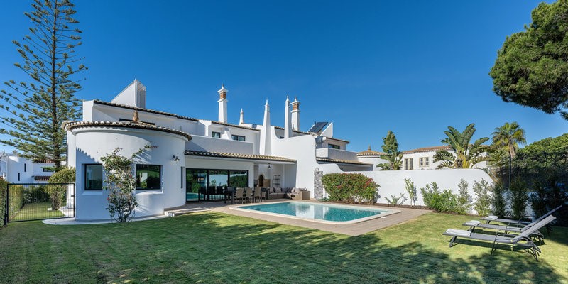 4 Bedroom Villa Overlooking Pinhal Golf Vilamoura