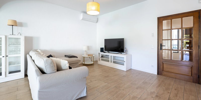 Spacious Living Area Tv And Sofa Holiday Rental Villa