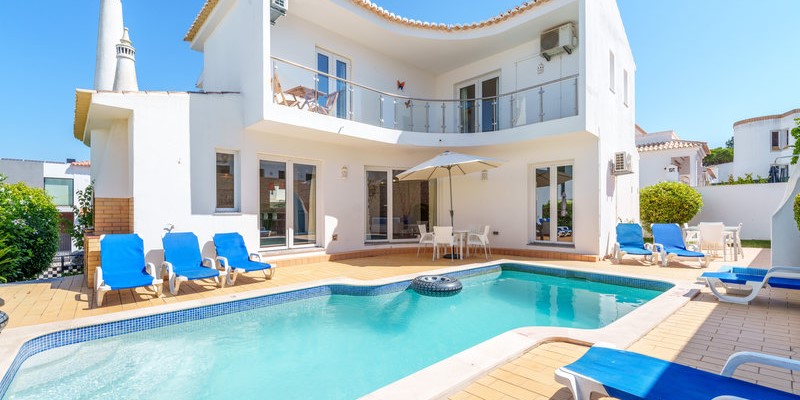 Family Villa Rental With Private Swimming Pool In Vilamoura