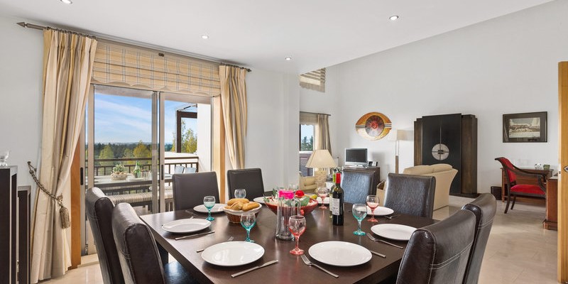 Modern Dining Room For Vacation Rentals