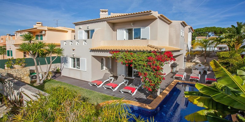 Luxury 3 Bedroom Villa Vilamoura Private Garden