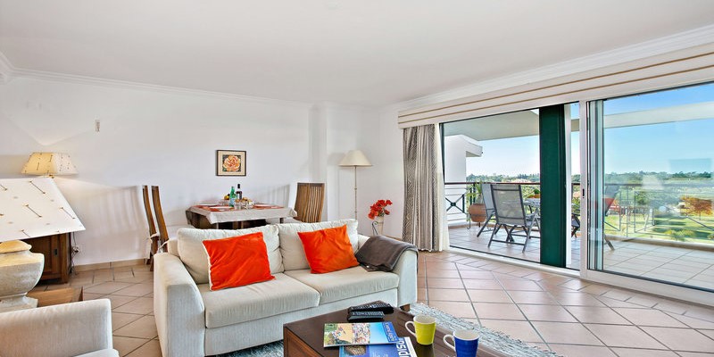 Portugal Holiday Home With Open Plan Living And Dining Area