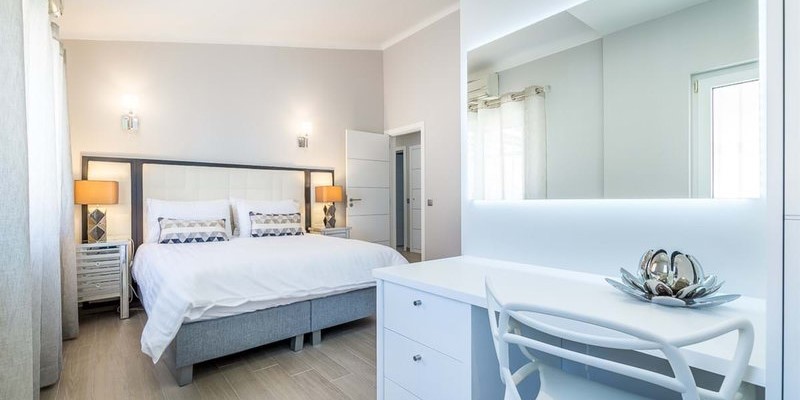 Comfortable Double Bedroom En Suite Algarve Villa