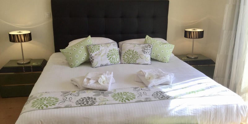 Bright Master Bedroom Vilamoura Apartment