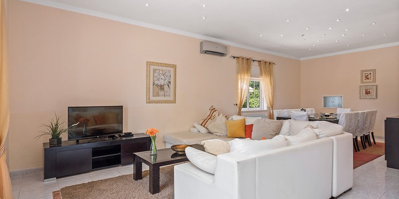Large Lounge Area Villa Vilamoura Group Holidays Algarve