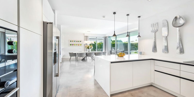 4 Bedroom Villa Open Plan Kitchen Dining Area Algarve