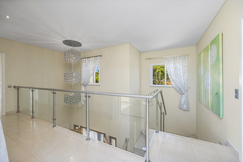 Luxury 6 Bedroom Villa In Vila Sol