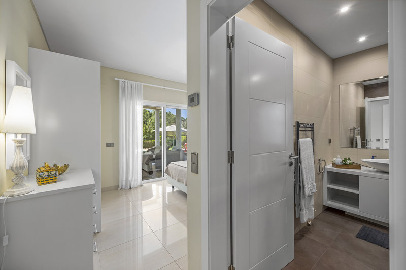 Luxury 6 Bedroom Villa In Vila Sol