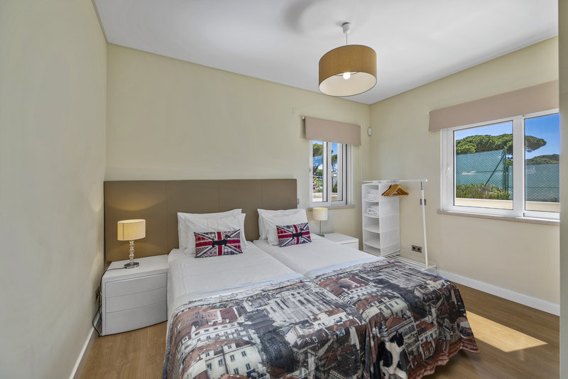 Luxury 6 Bedroom Villa In Vila Sol