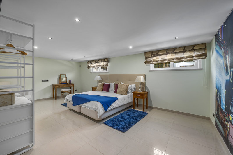 Luxury 6 Bedroom Villa In Vila Sol