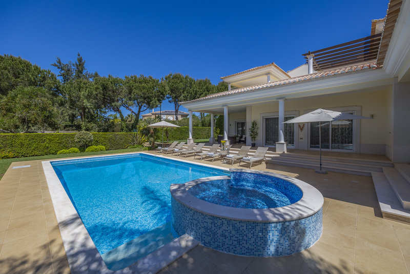 Luxury 6 Bedroom Villa In Vila Sol