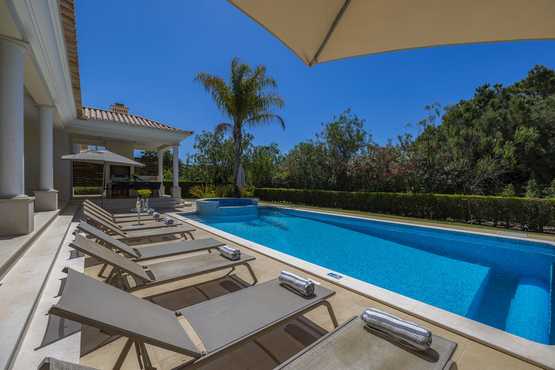 Luxury 6 Bedroom Villa In Vila Sol