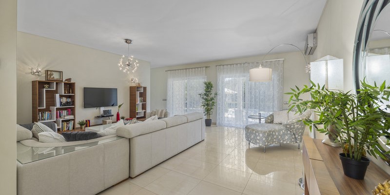 Luxury Villa Living Room With Comfortable Seating Vilamoura