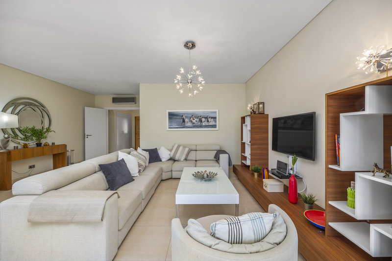 Luxury 6 Bedroom Villa In Vila Sol