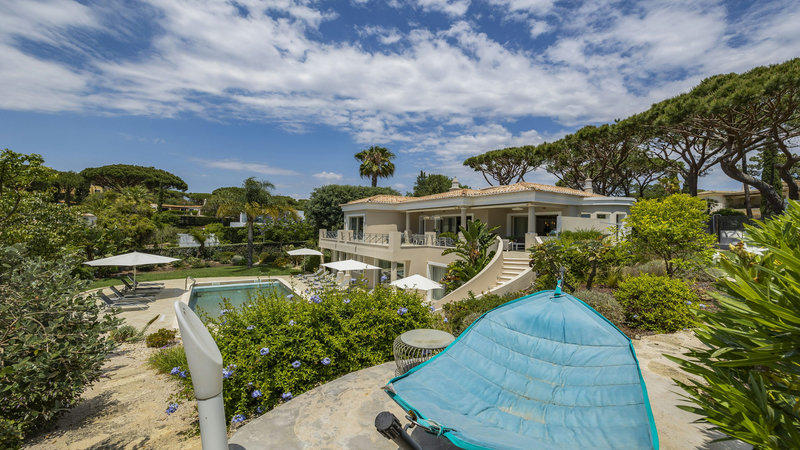 Luxury 4 Bedroom Villa In Vale Do Lobo Within Walking Distance To The Beach And Restaurants