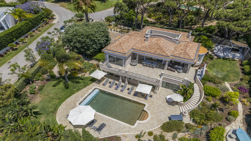 Luxury 4 Bedroom Villa In Vale Do Lobo Within Walking Distance To The Beach And Restaurants