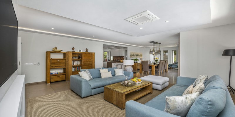 Spacious Living Room In Short Term Rental Villa In Vale Do Lobo