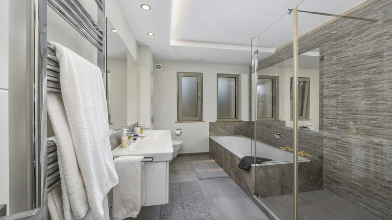 Luxury 4 Bedroom Villa In Vale Do Lobo Within Walking Distance To The Beach And Restaurants