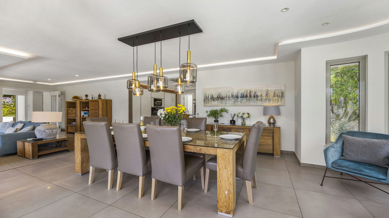 Luxury 4 Bedroom Villa In Vale Do Lobo Within Walking Distance To The Beach And Restaurants