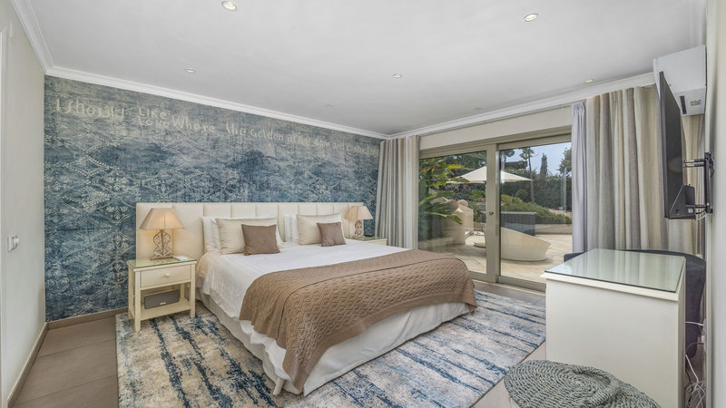 Luxury 4 Bedroom Villa In Vale Do Lobo Within Walking Distance To The Beach And Restaurants