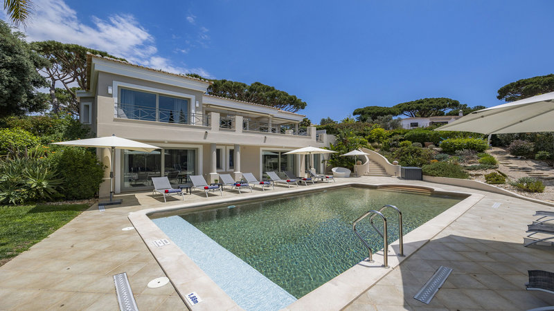 Luxury 4 Bedroom Villa In Vale Do Lobo Within Walking Distance To The Beach And Restaurants