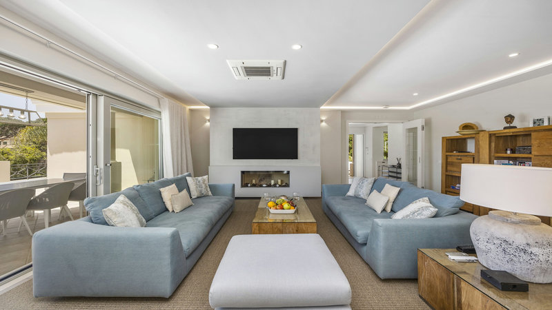 Luxury 4 Bedroom Villa In Vale Do Lobo Within Walking Distance To The Beach And Restaurants