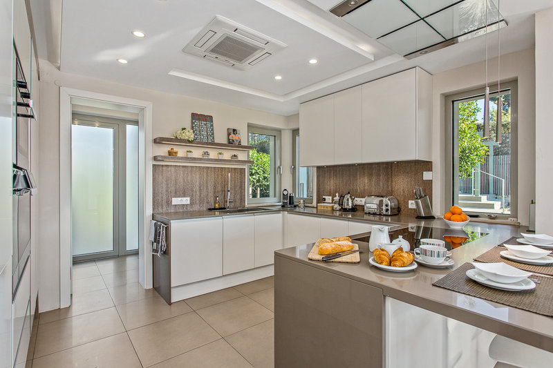 Luxury 4 Bedroom Villa In Vale Do Lobo Within Walking Distance To The Beach And Restaurants