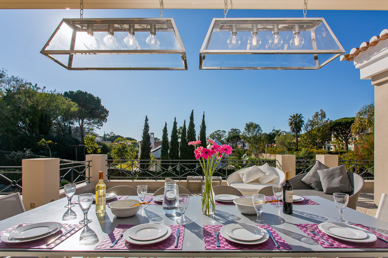 Luxury 4 Bedroom Villa In Vale Do Lobo Within Walking Distance To The Beach And Restaurants