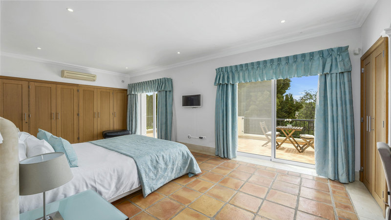 Luxury 5 Bedroom Villa In Dunas Douradas