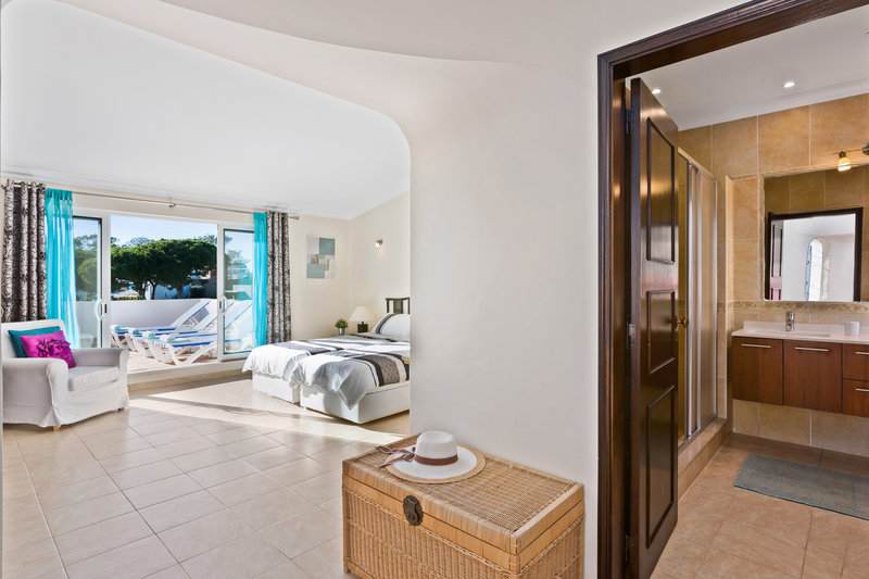 3 Bedroom Sea View Villa Vale Do Lobo 