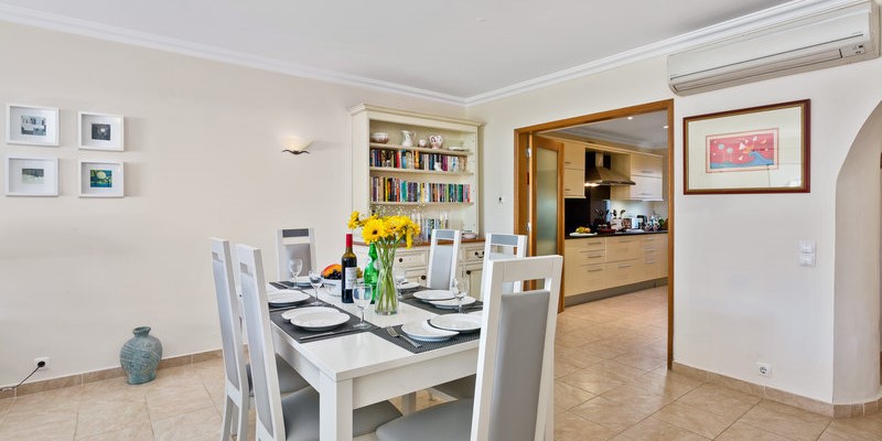 Open Plan Dining Area Villa Vale Do Lobo